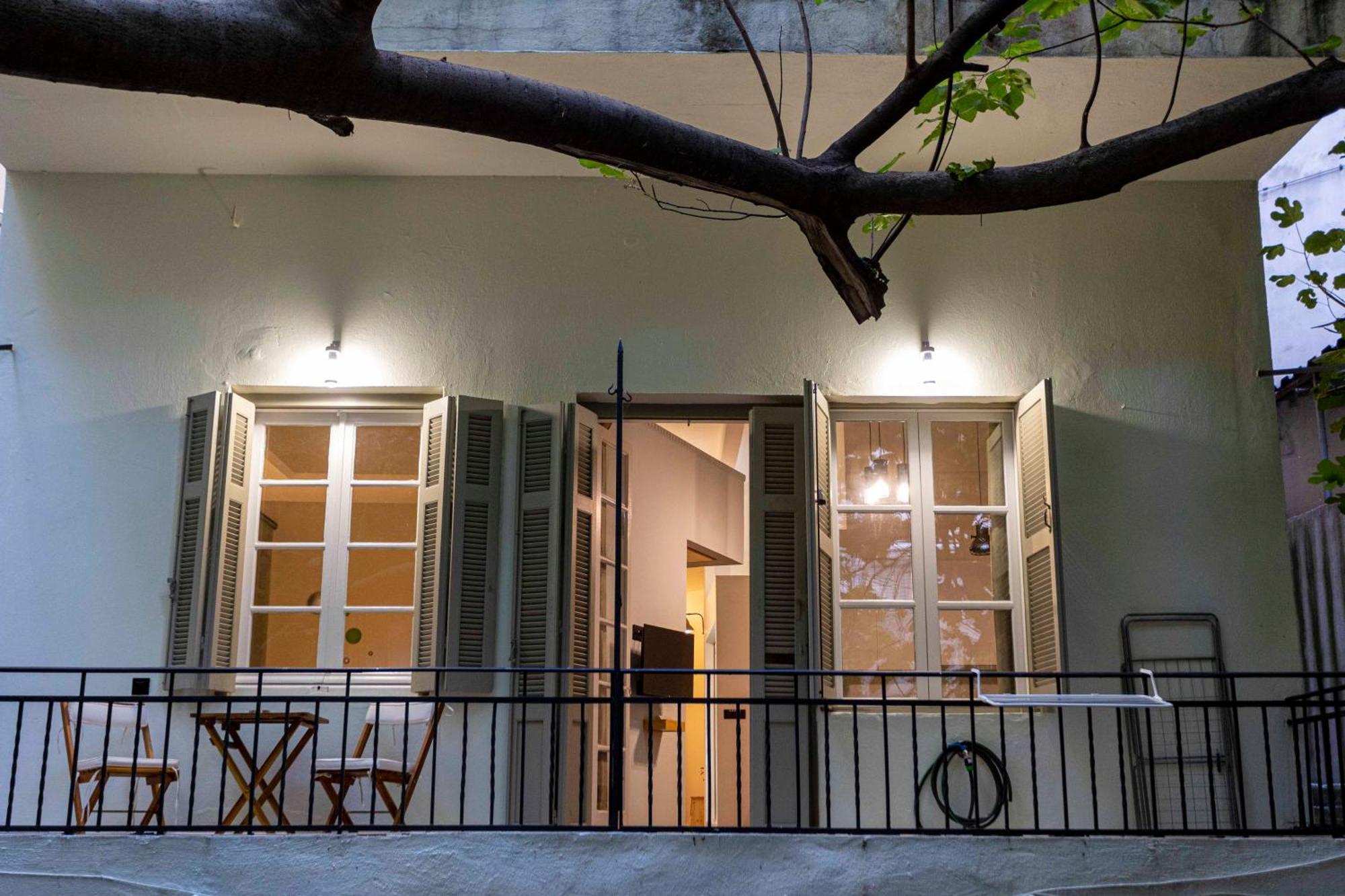 Couple-In Magical Suite With Jacuzzi Thessaloniki Exterior photo